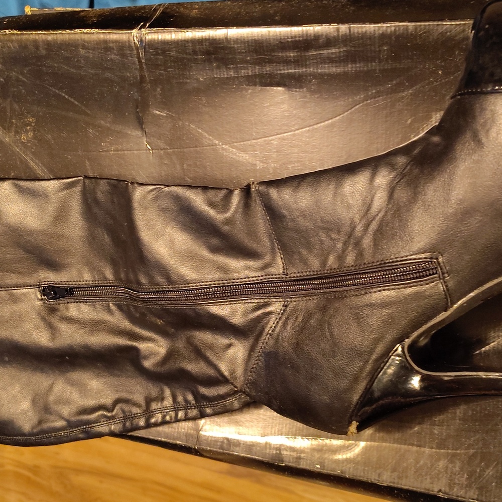 A pair of used boots worn about one time don't go anywhere to wear them anymore